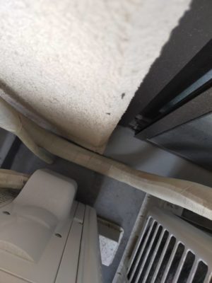 ドレンホースを下ろしたところ