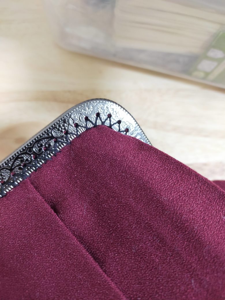 口金の縫い目のアップ