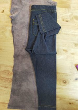 縫い代を含めてカットする線をひいたところ