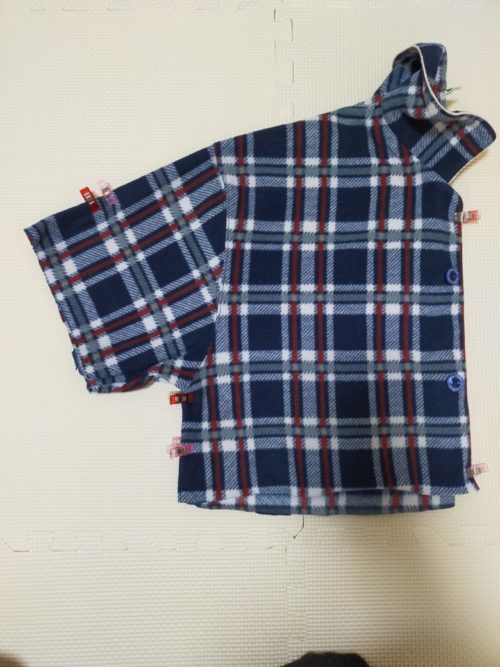 半分に折ってそろえたところ