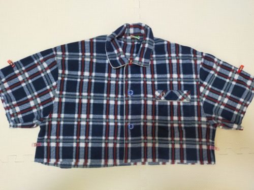 パジャマの裾と袖をカットしたところ